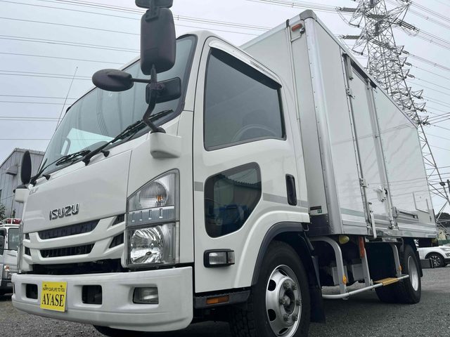 Isuzu Elf