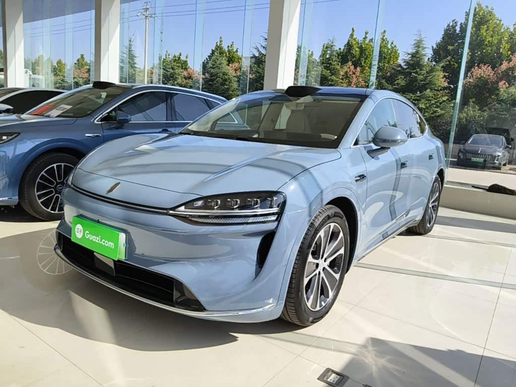 Luxeed R7