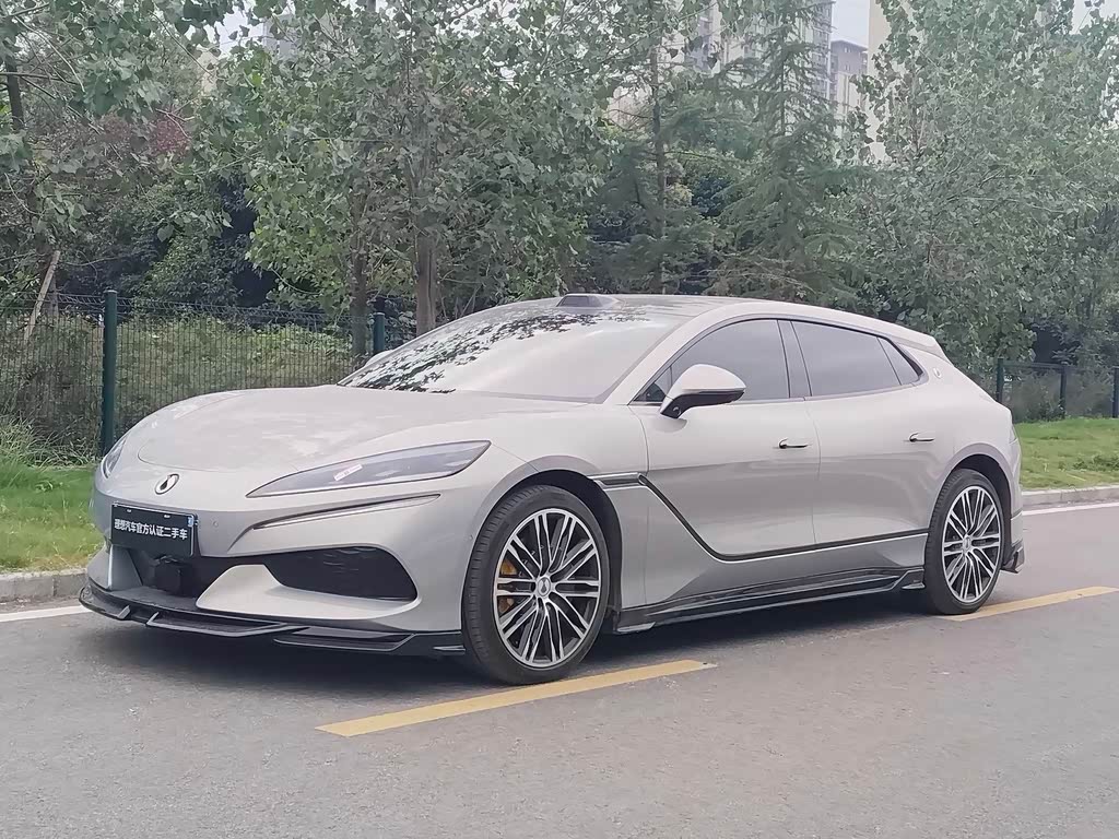 Denza Z9GT