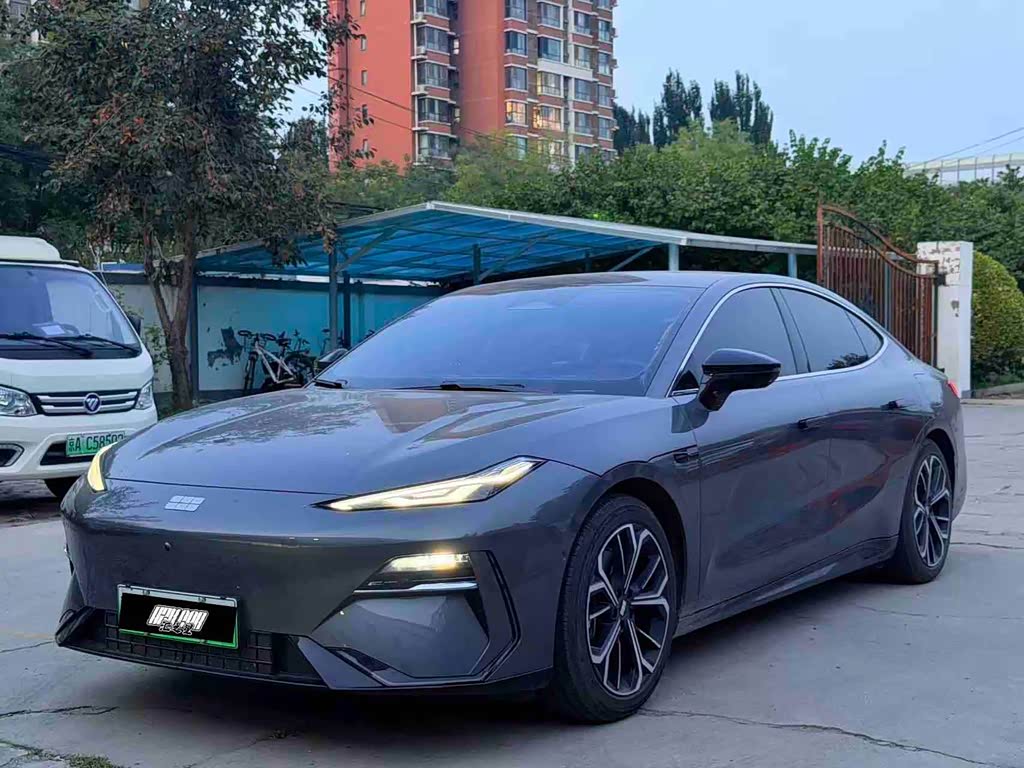 Geely Galaxy Galaxy E8