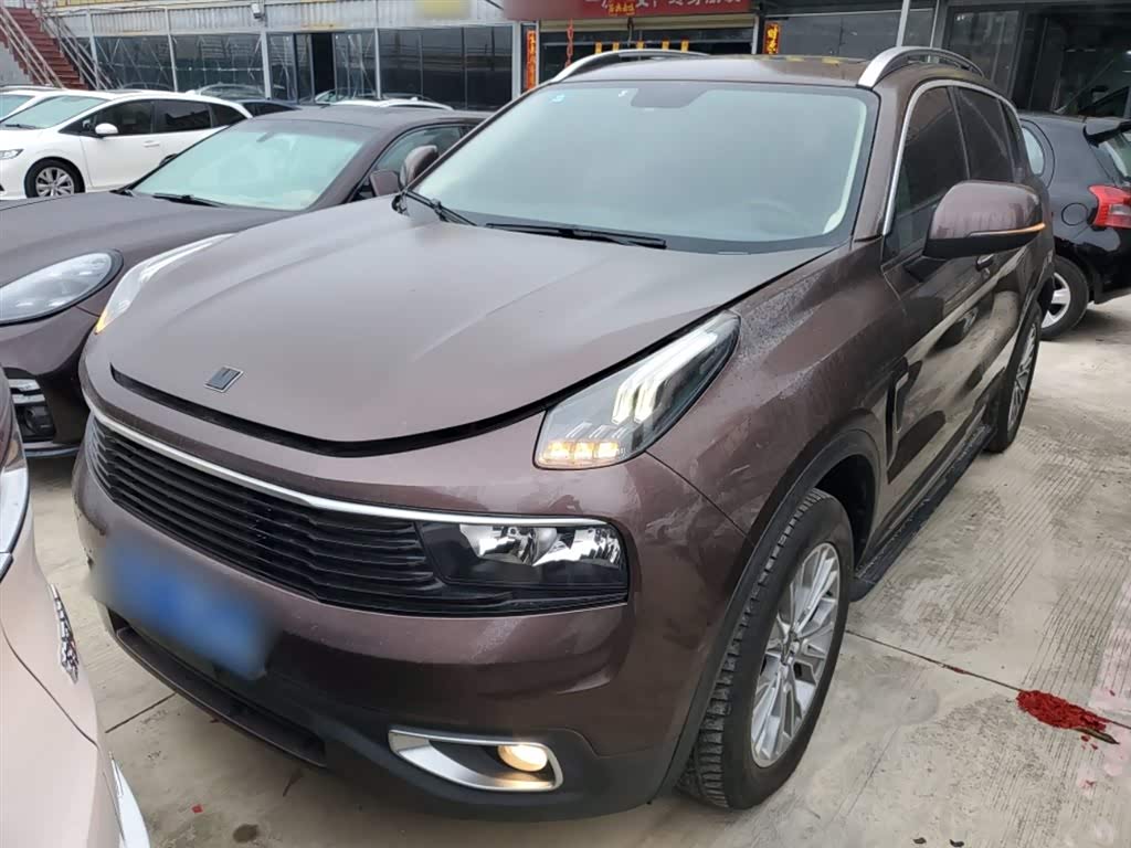 Lynk & Co 01