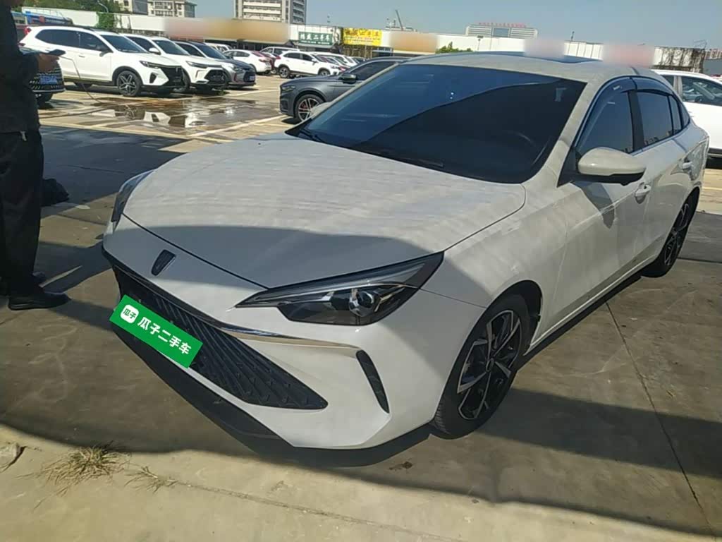 Roewe i5