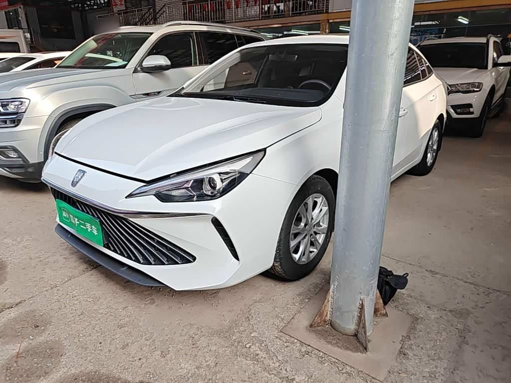 Roewe i5