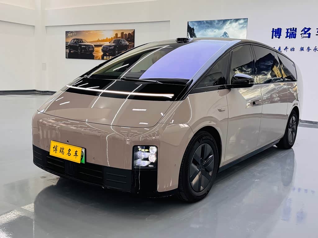 Li Auto MEGA