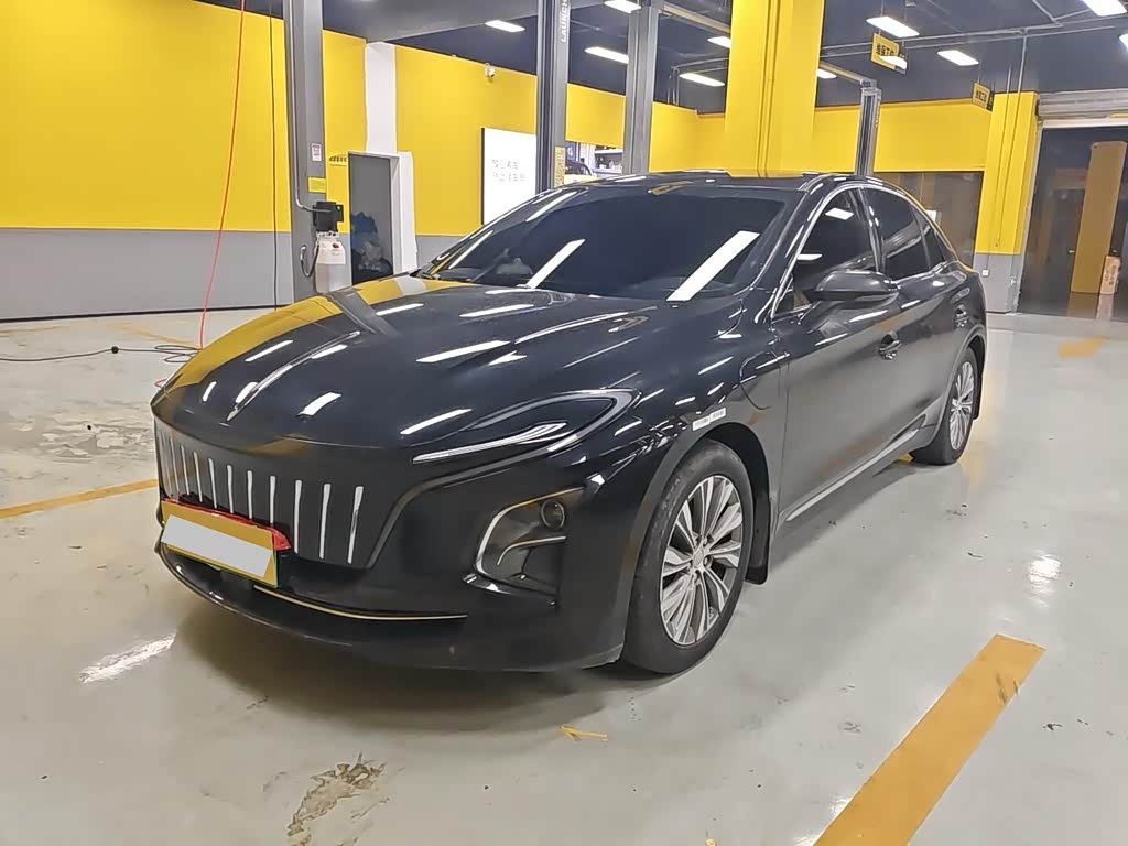 Hongqi E-QM5