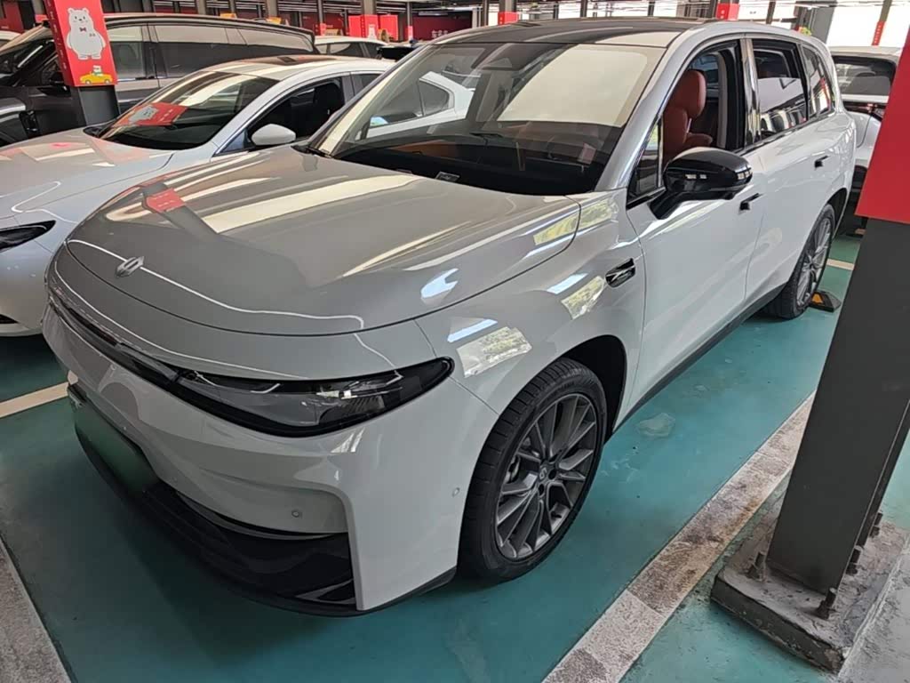 Leapmotor C10