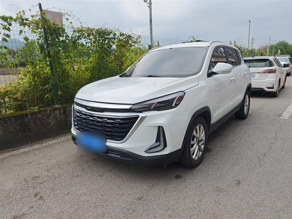 BAIC X3