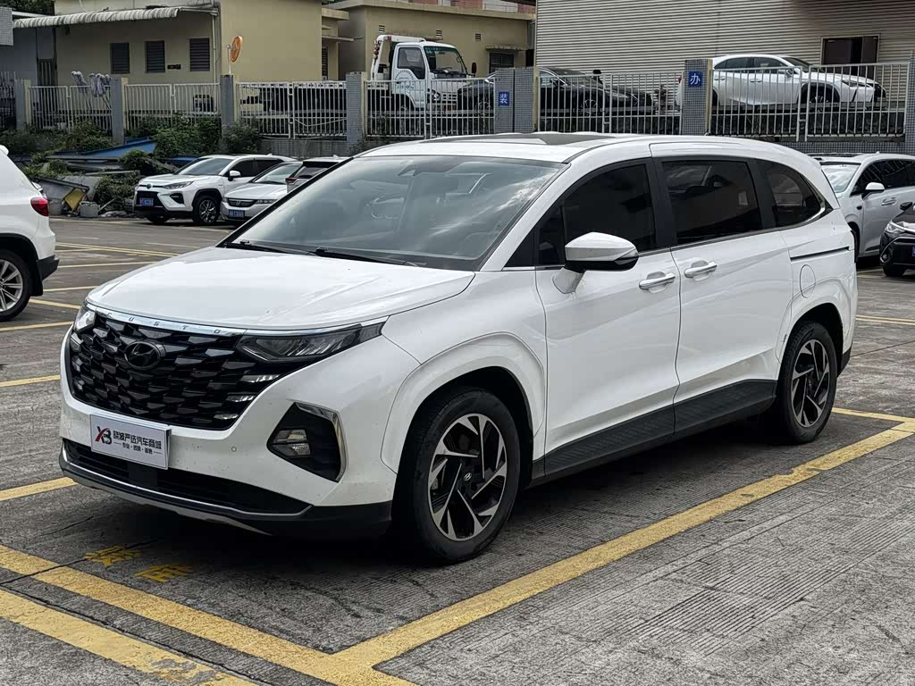 Hyundai Custo