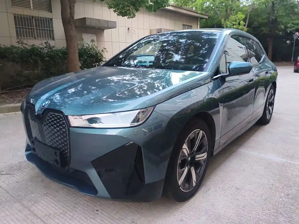 BMW iX