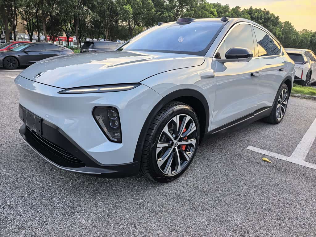 NIO EC7