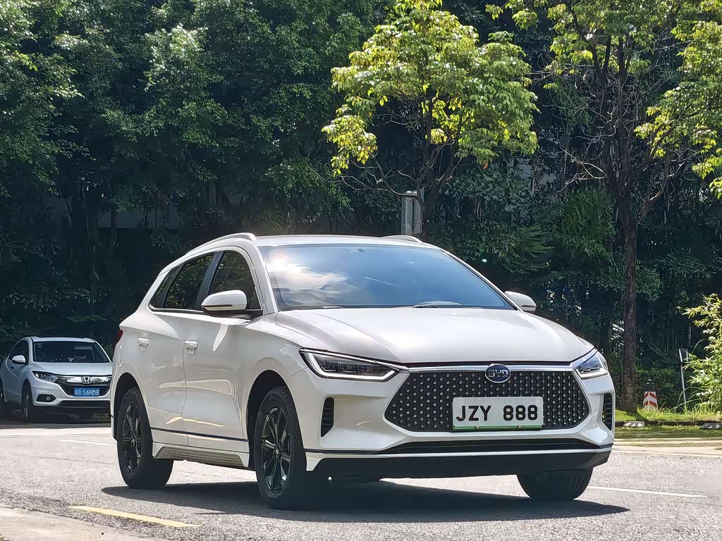BYD E2