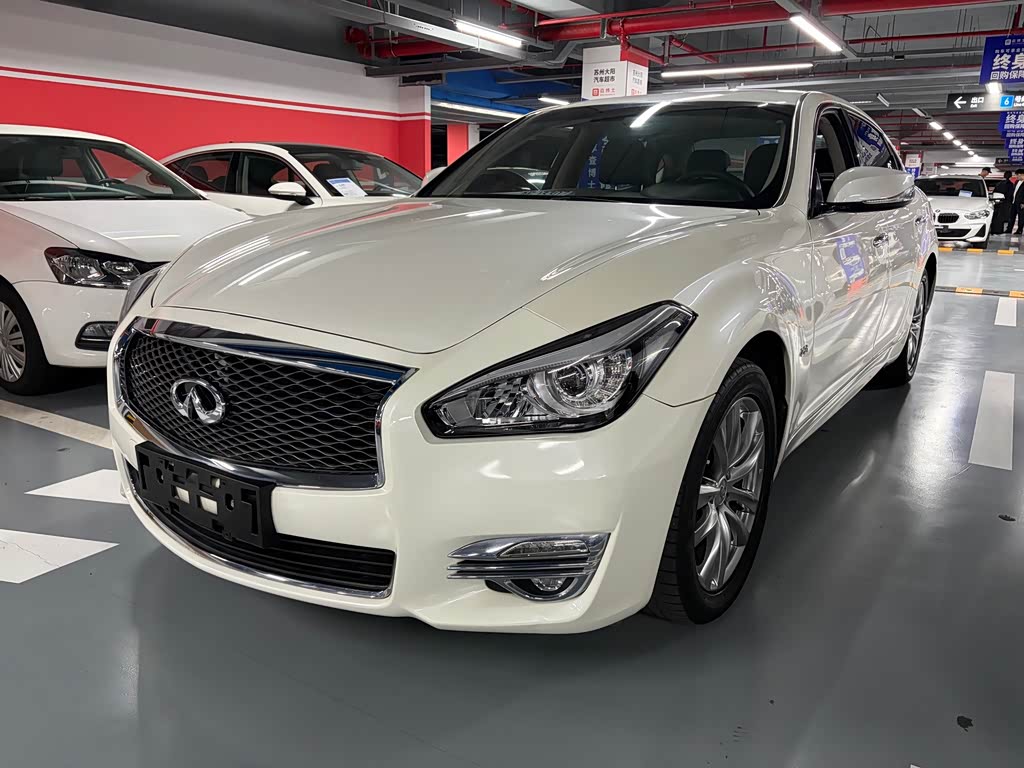 Infiniti Q70