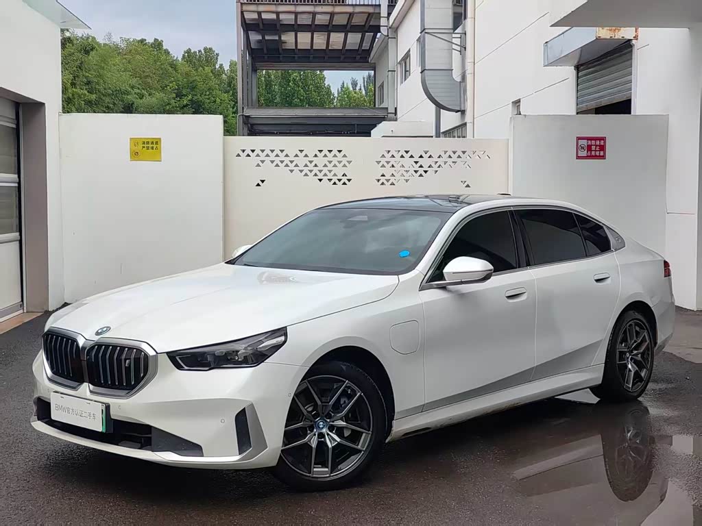 BMW i5