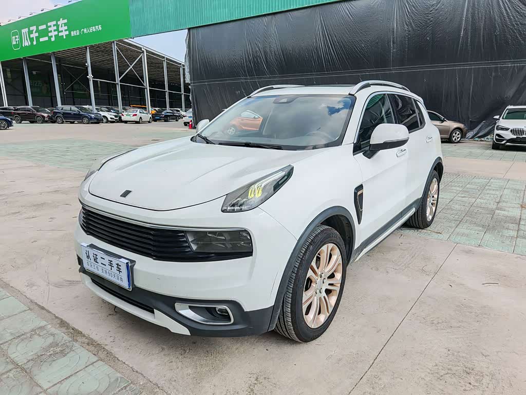 Lynk & Co 01