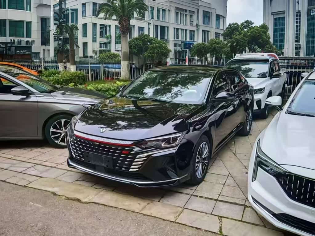 Dongfeng Aeolus Yixuan Max