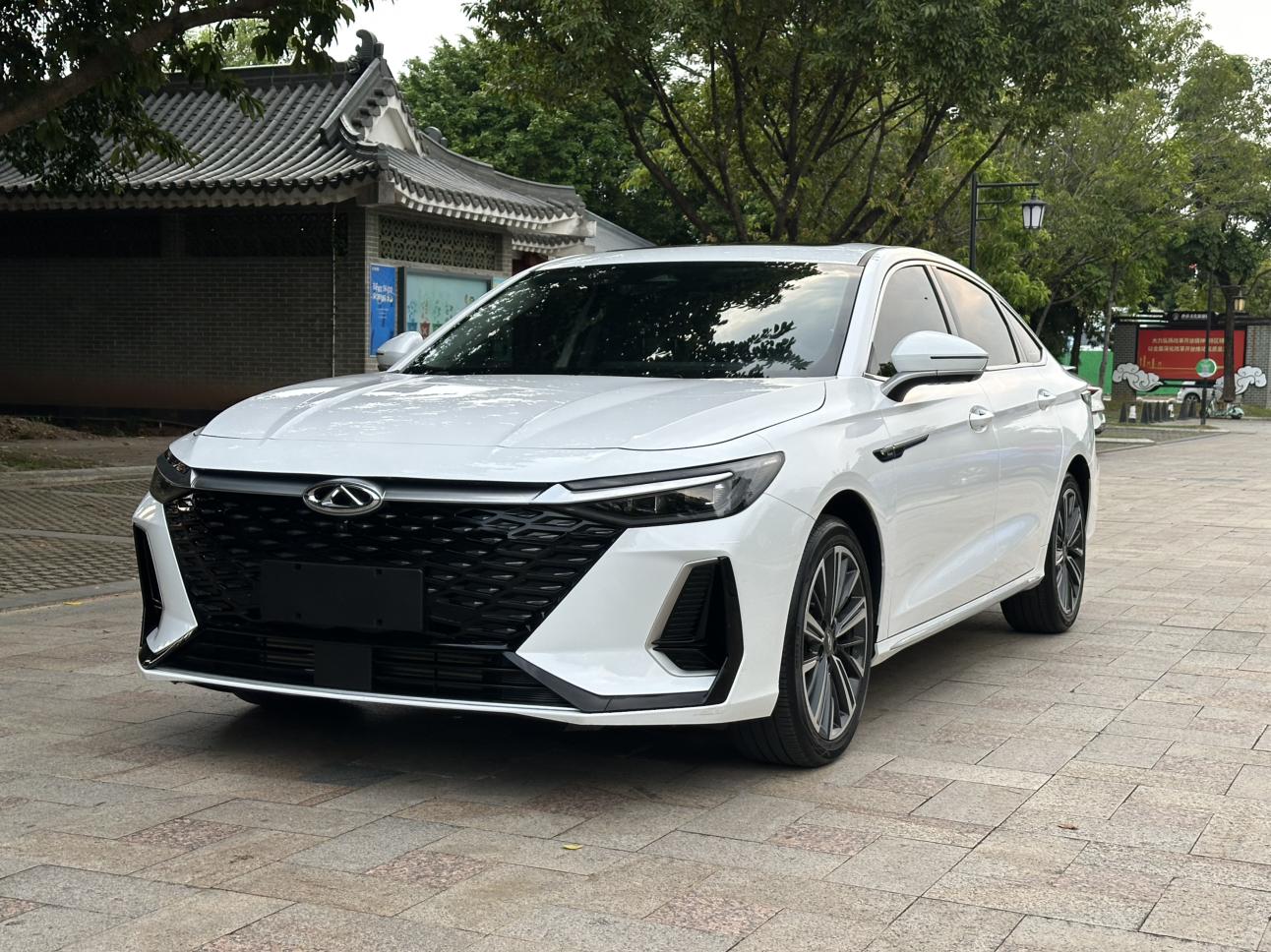 Chery Arrizo 8