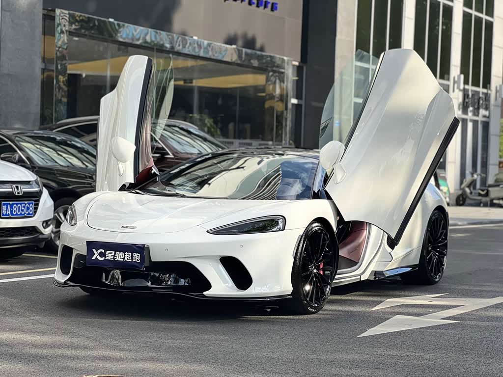 McLaren GT
