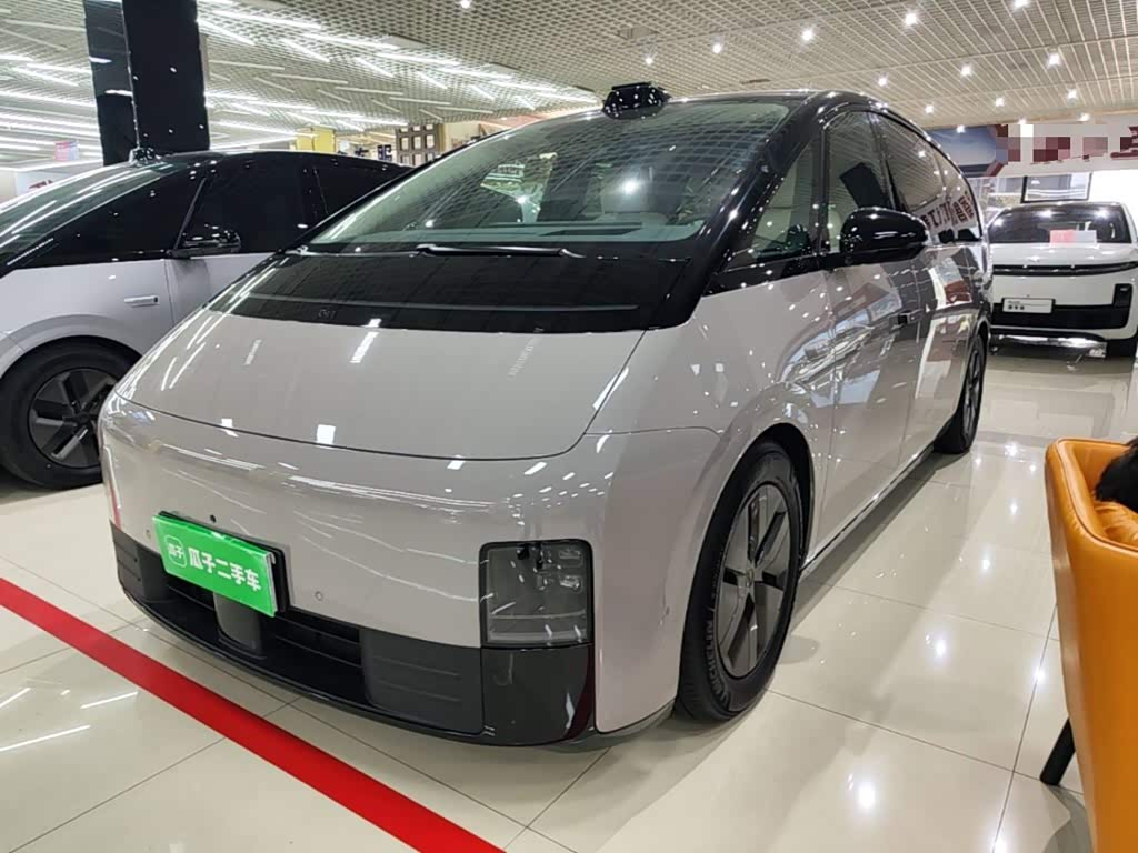 Li Auto MEGA