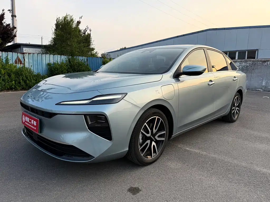 Roewe D6
