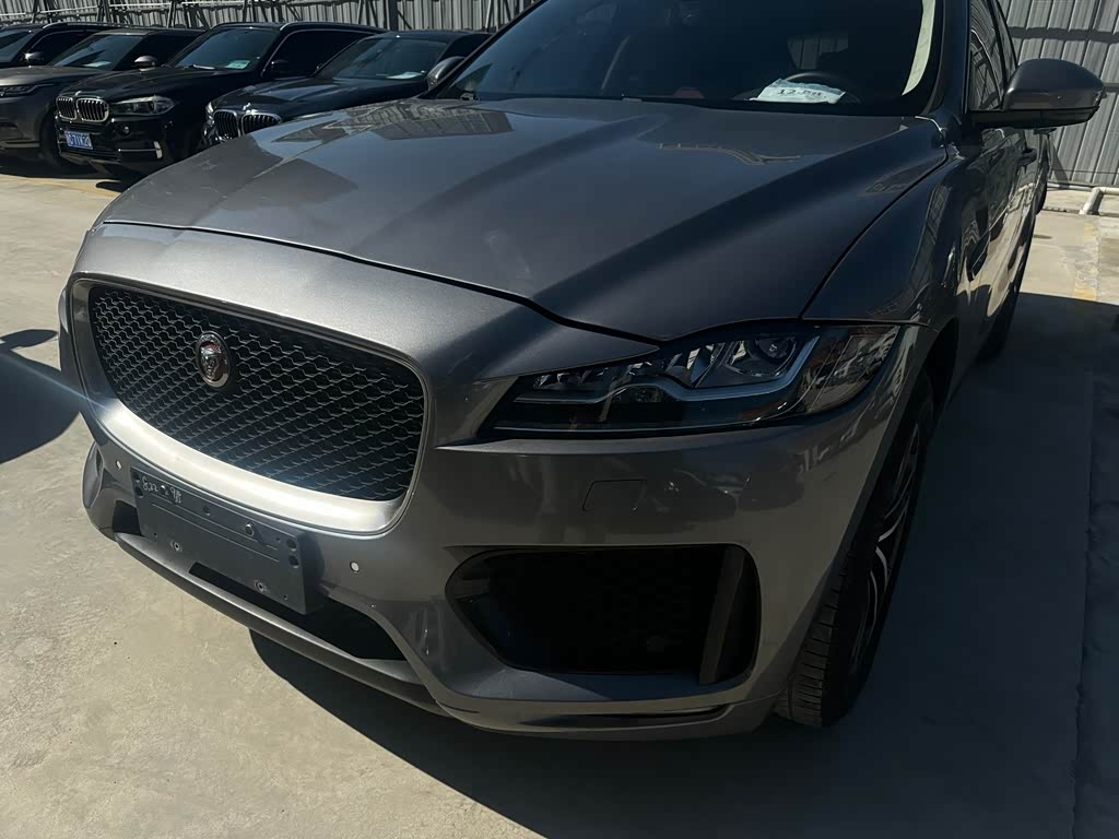 Jaguar F-Pace