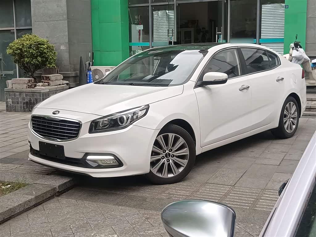 Kia K4