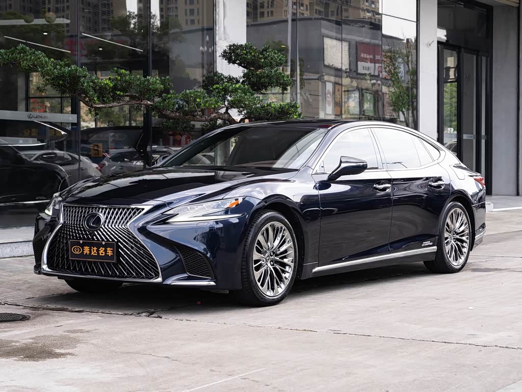 Lexus LS