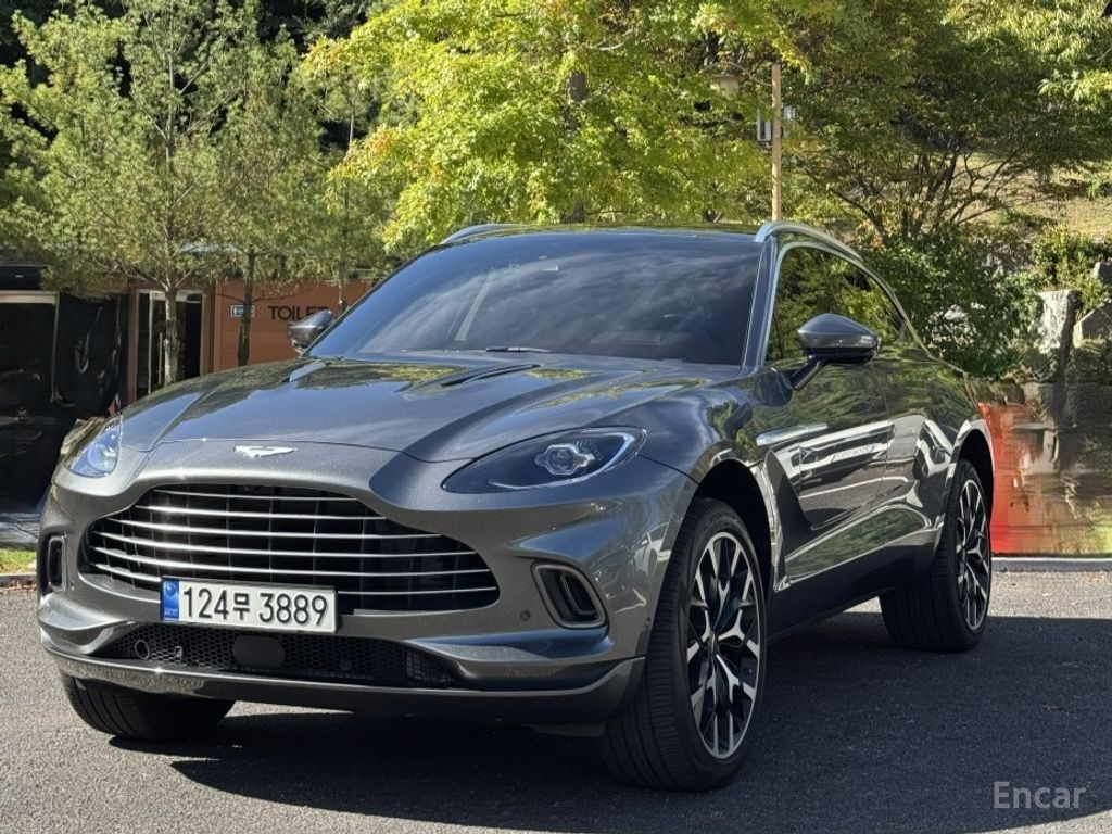 Aston Martin DBX