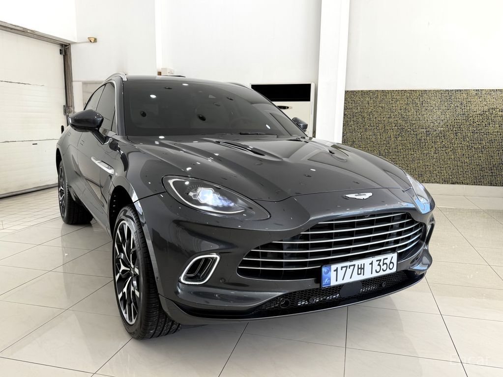 Aston Martin DBX
