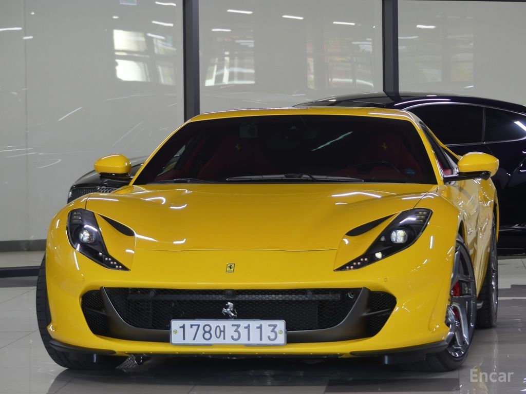 Ferrari 812