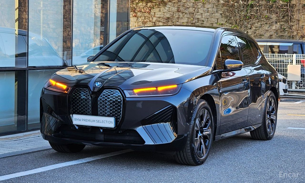 BMW iX