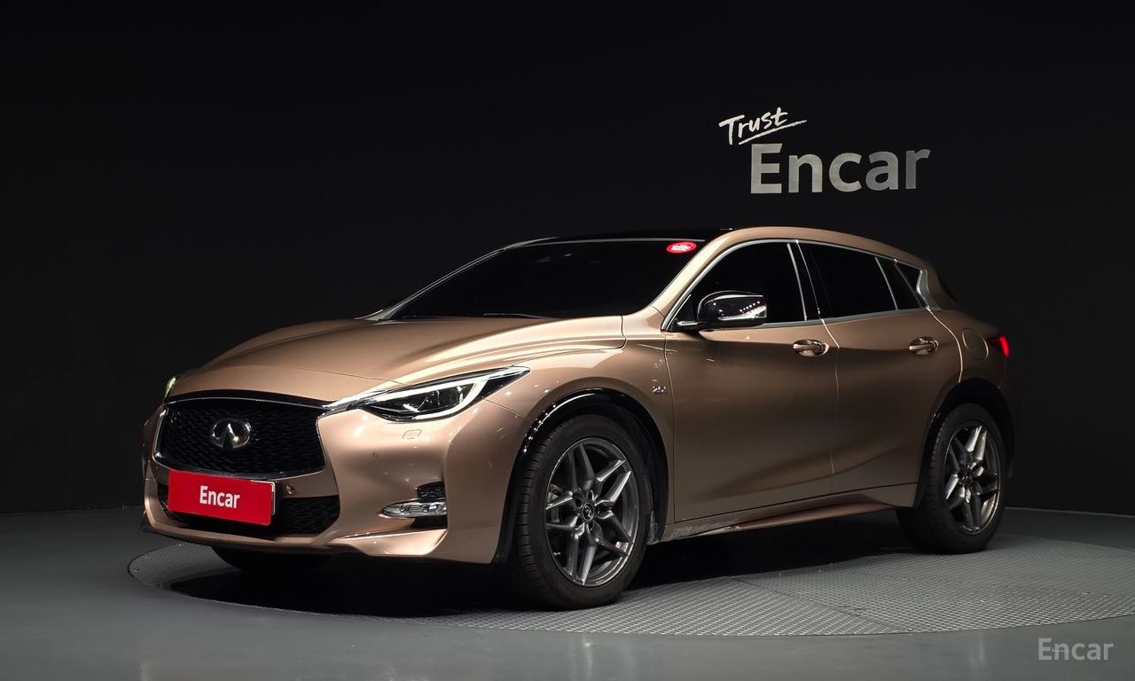 Infiniti Q30