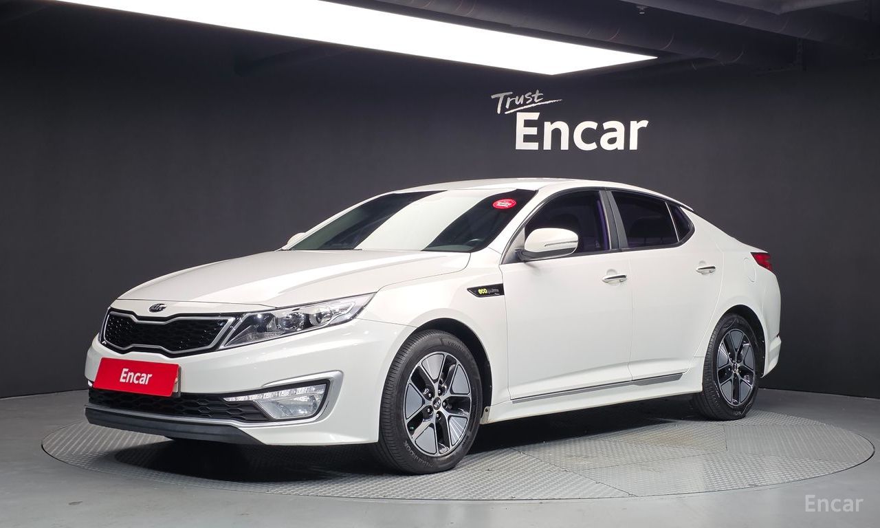 Kia K5 hybrid
