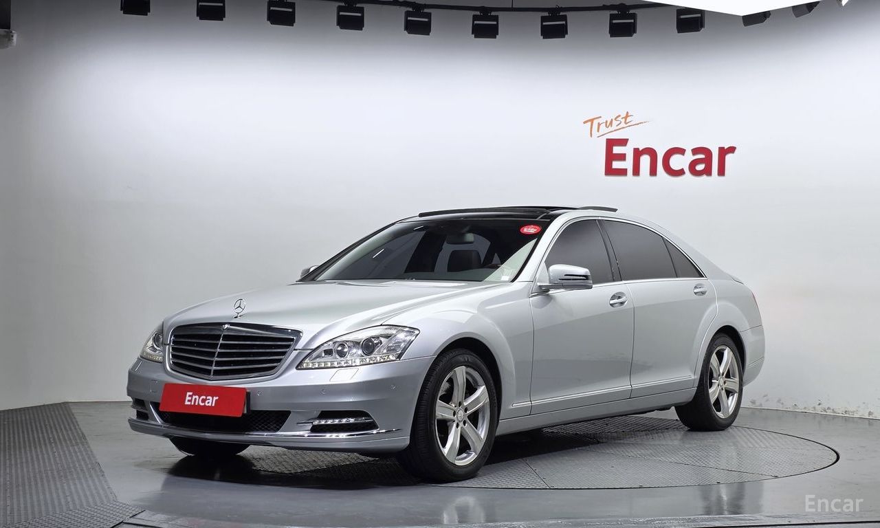 Mercedes-Benz S-Class W221