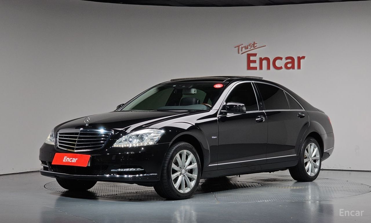 Mercedes-Benz S-Class W221