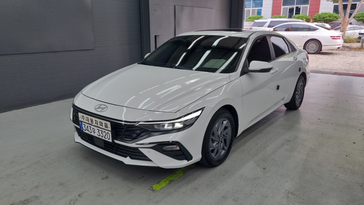 Hyundai Avante hybrid