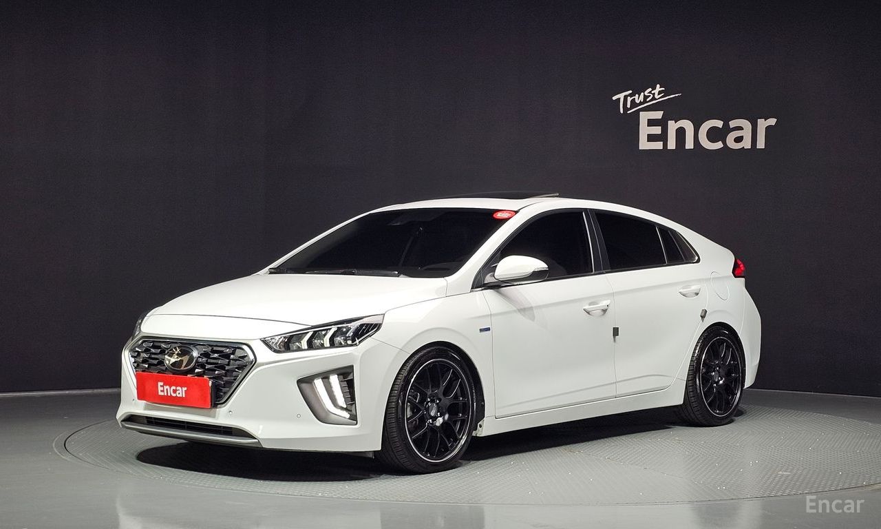 Hyundai IONIQ hybrid