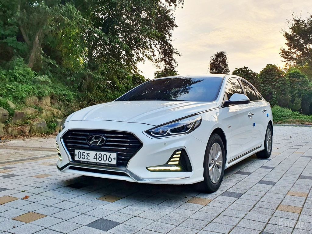 Hyundai Sonata hybrid
