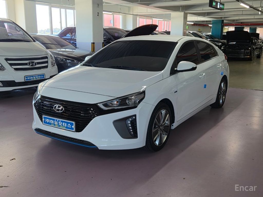 Hyundai IONIQ hybrid