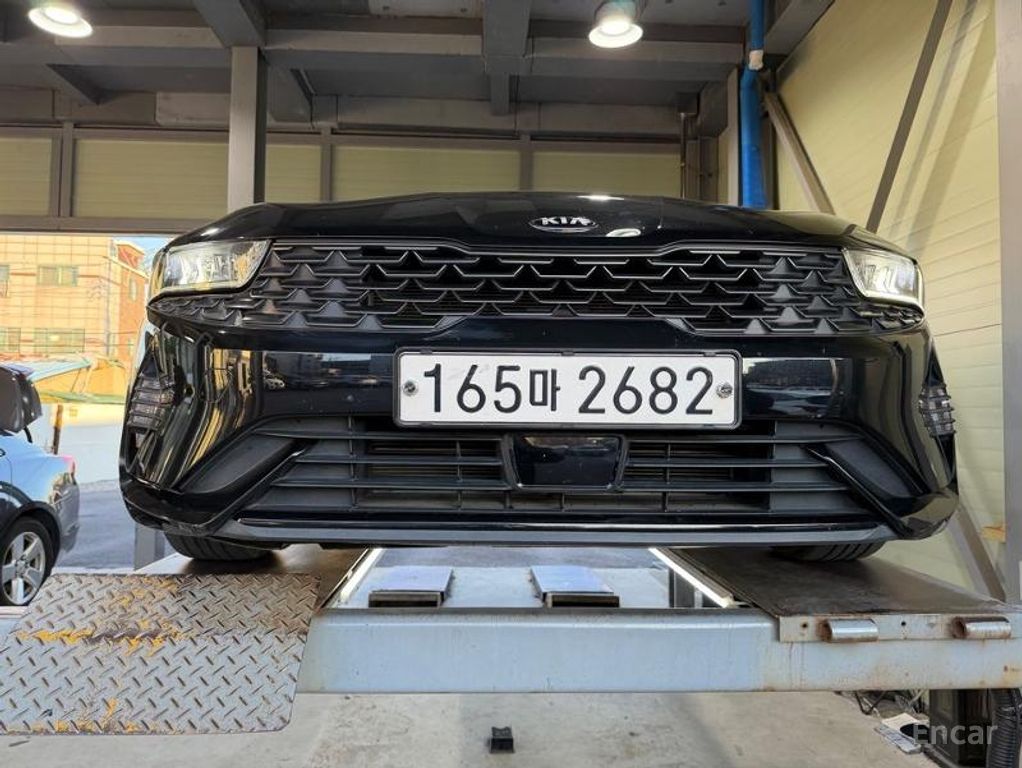 Kia K5 hybrid