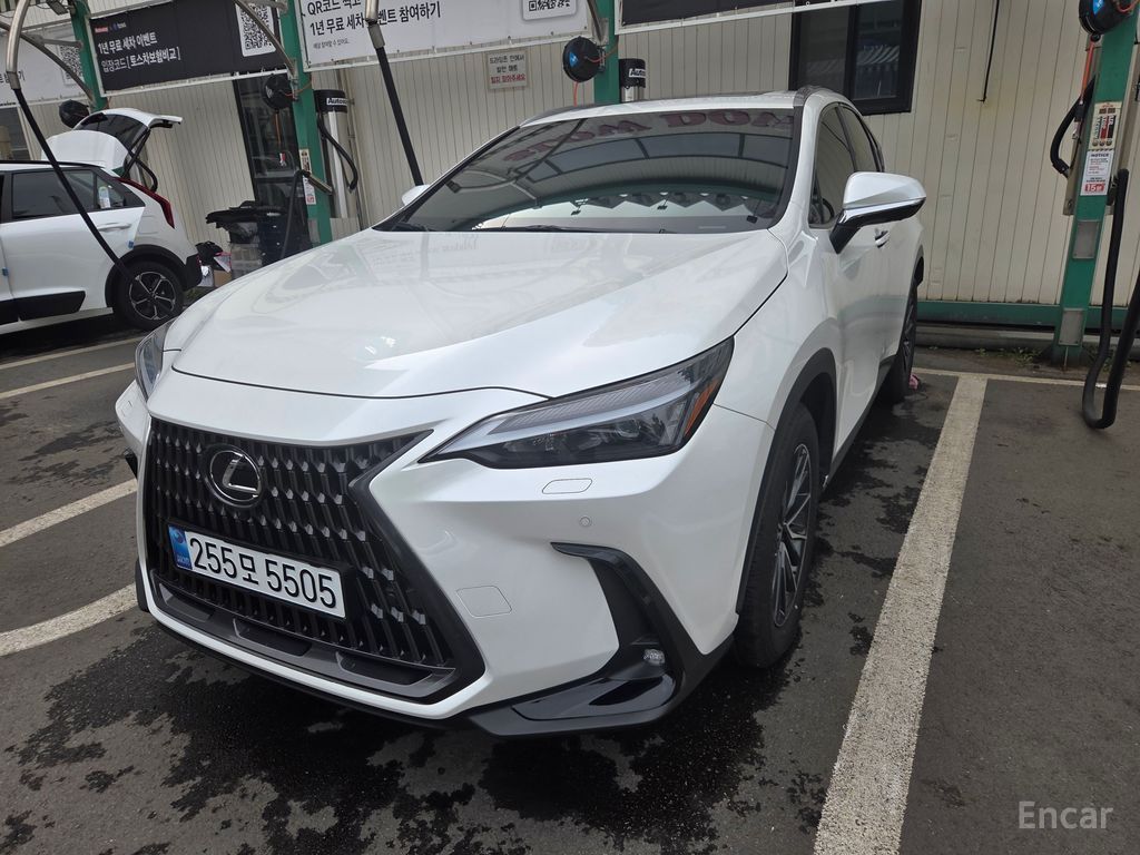 Lexus NX450h+