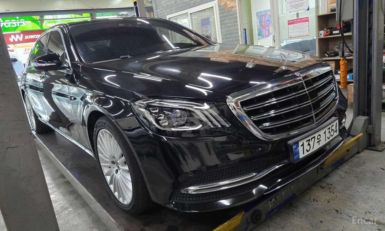 Mercedes-Benz S-Class W222