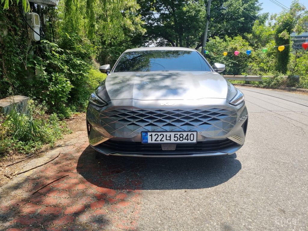 Kia K8 hybrid