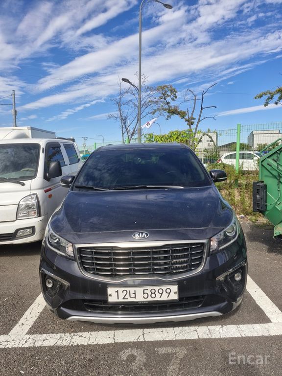 Kia Carnival