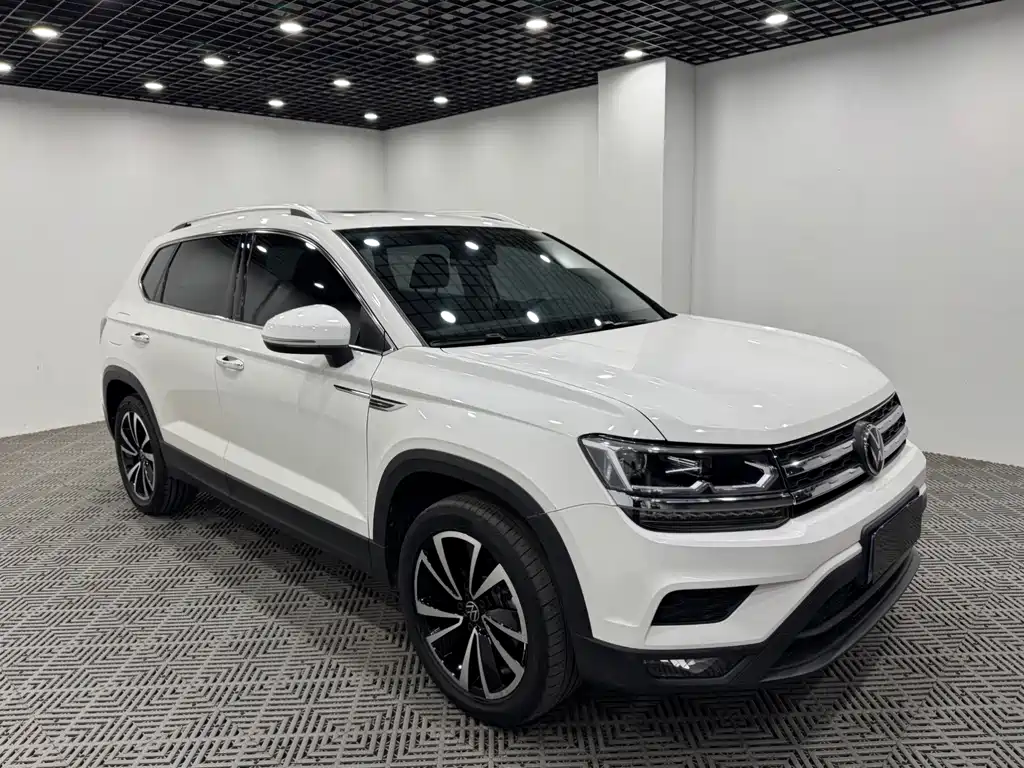Volkswagen Tharu