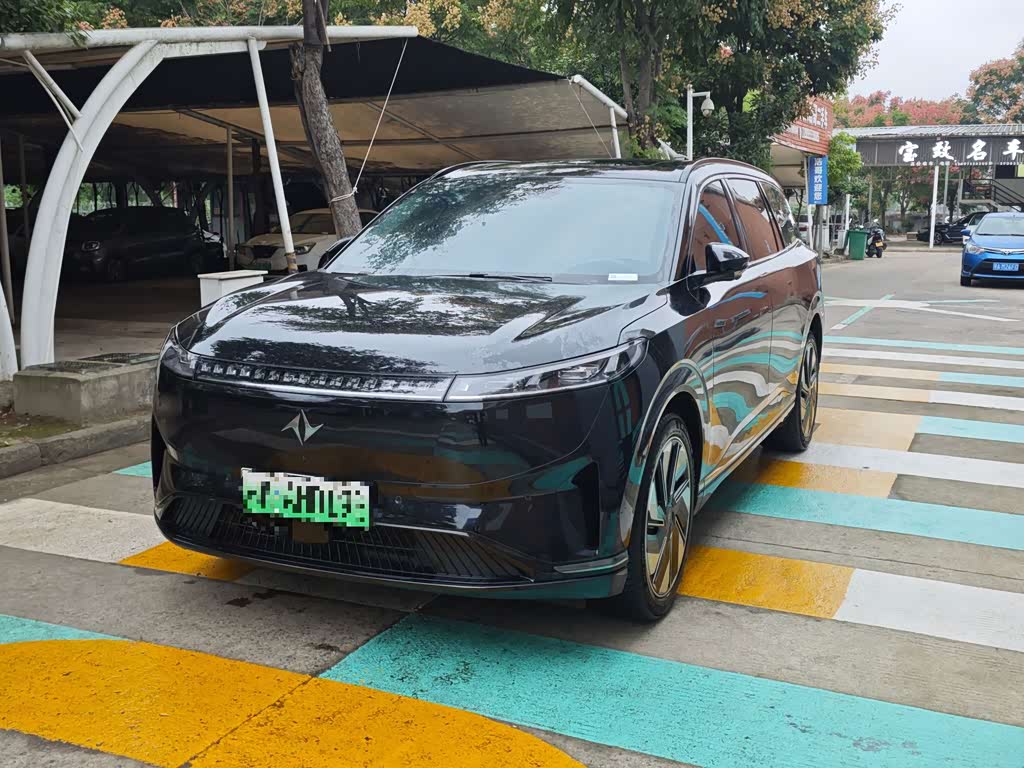 Dongfeng eπ008