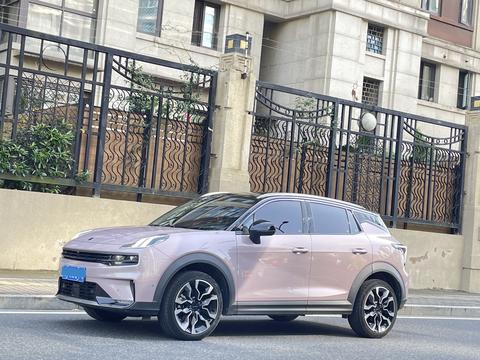 Lynk & Co 06