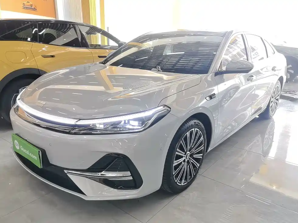 Geely Galaxy Galaxy A7 EM