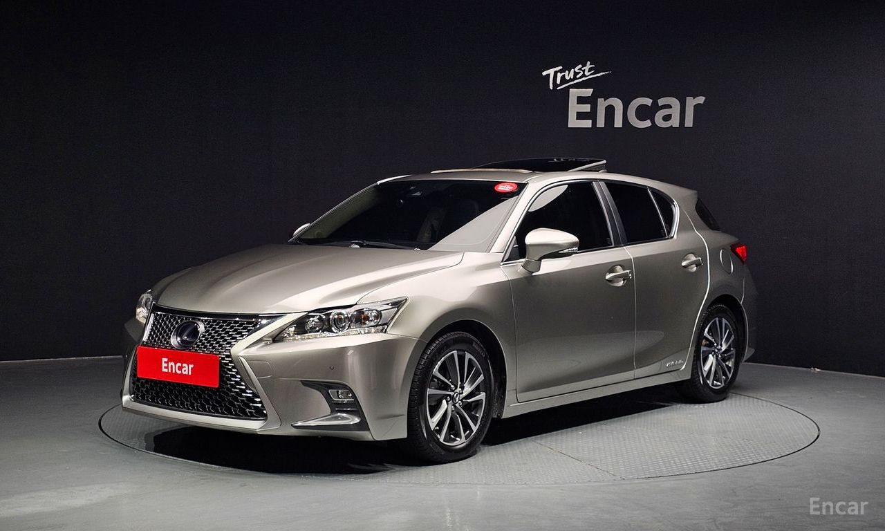 Lexus CT200h
