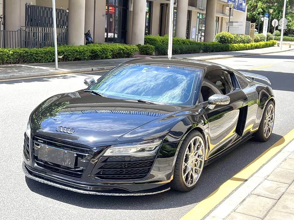 Audi R8