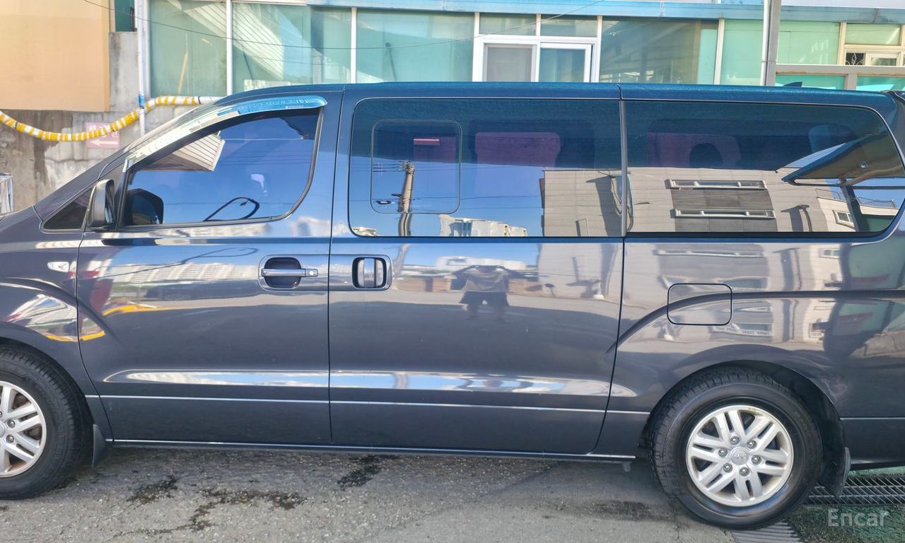 Hyundai Starex